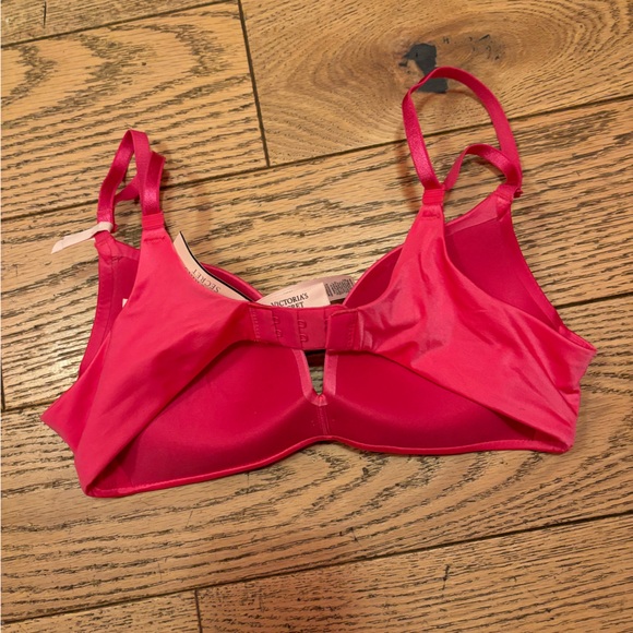 NWT Victoria secret bra - Picture 3 of 4